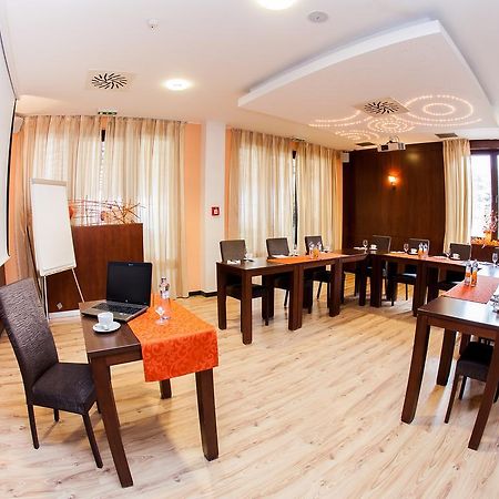 Hotel Impozant วัลจา ภายนอก รูปภาพ