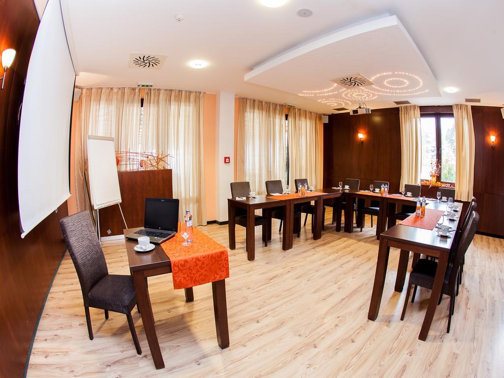 Hotel Impozant วัลจา ภายนอก รูปภาพ
